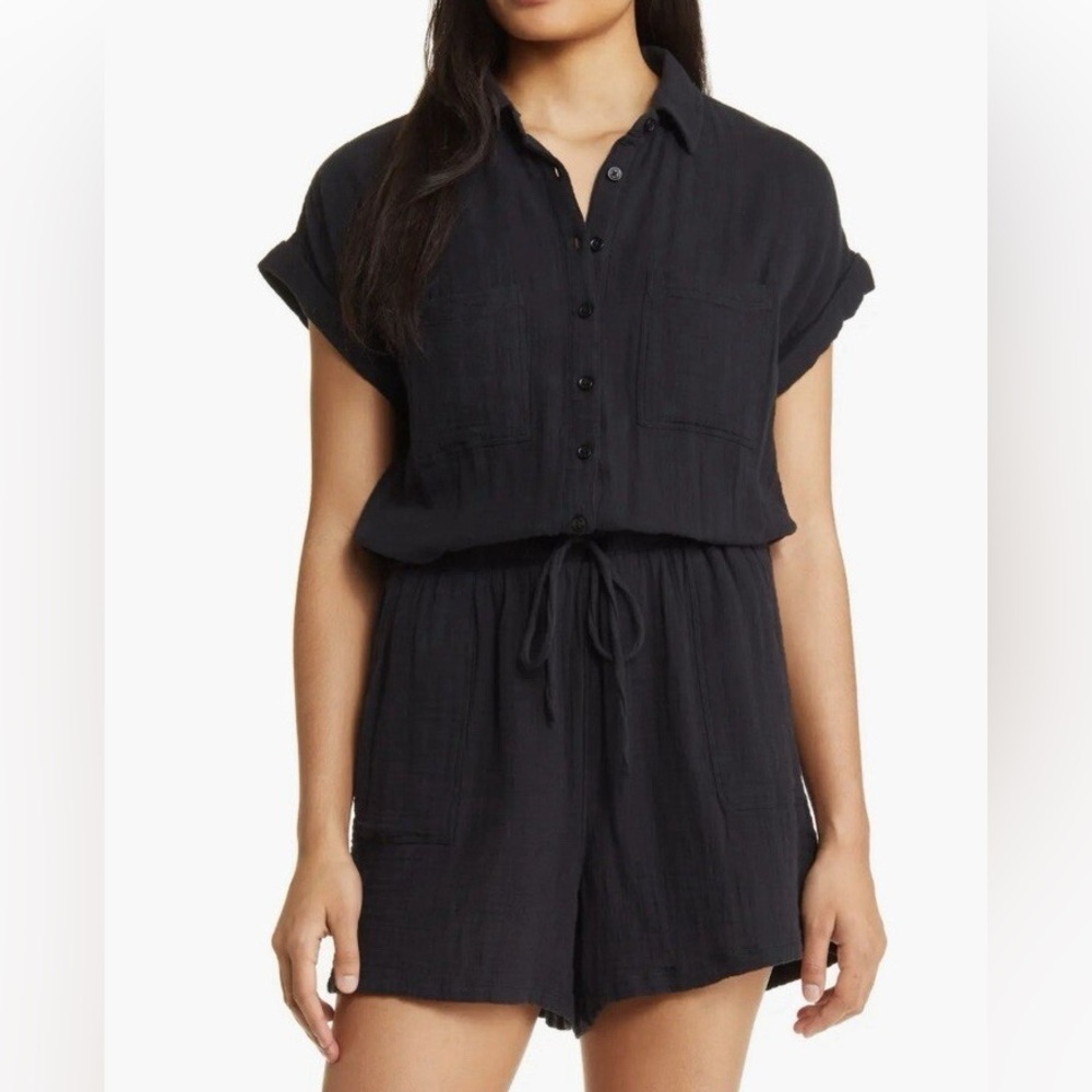 beachlunchlounge Black Short-Sleeve Button Romper XL